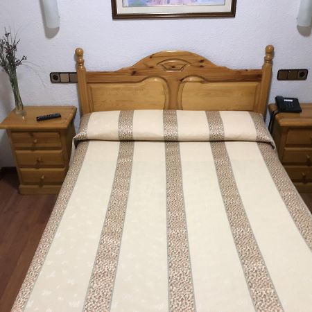 Hotel Pelayo Barcelona Bagian luar foto
