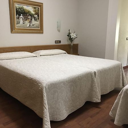 Hotel Pelayo Barcelona Bagian luar foto