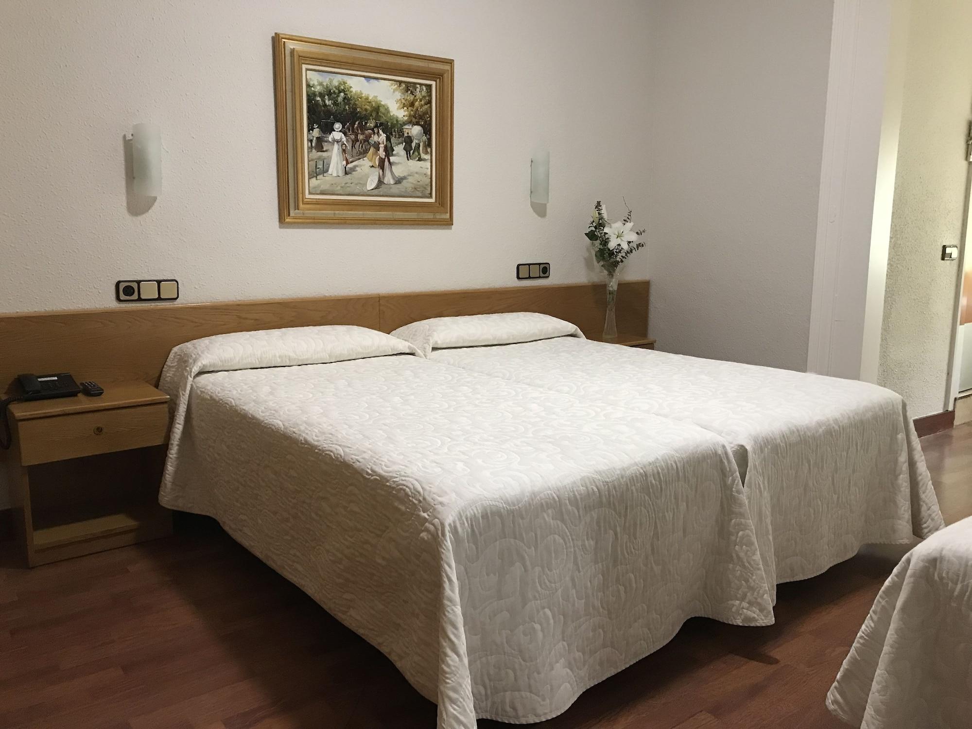 Hotel Pelayo Barcelona Bagian luar foto