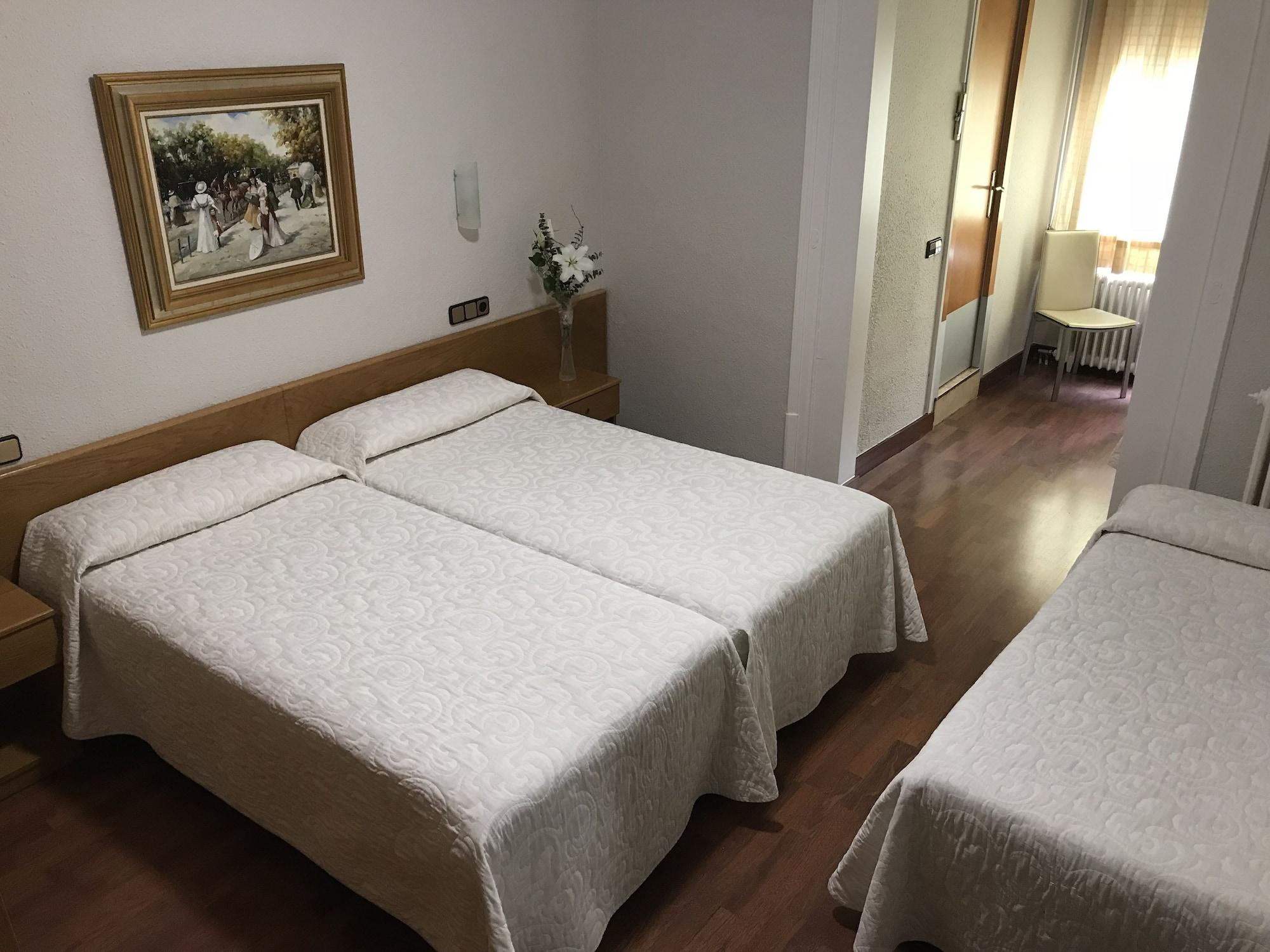 Hotel Pelayo Barcelona Bagian luar foto