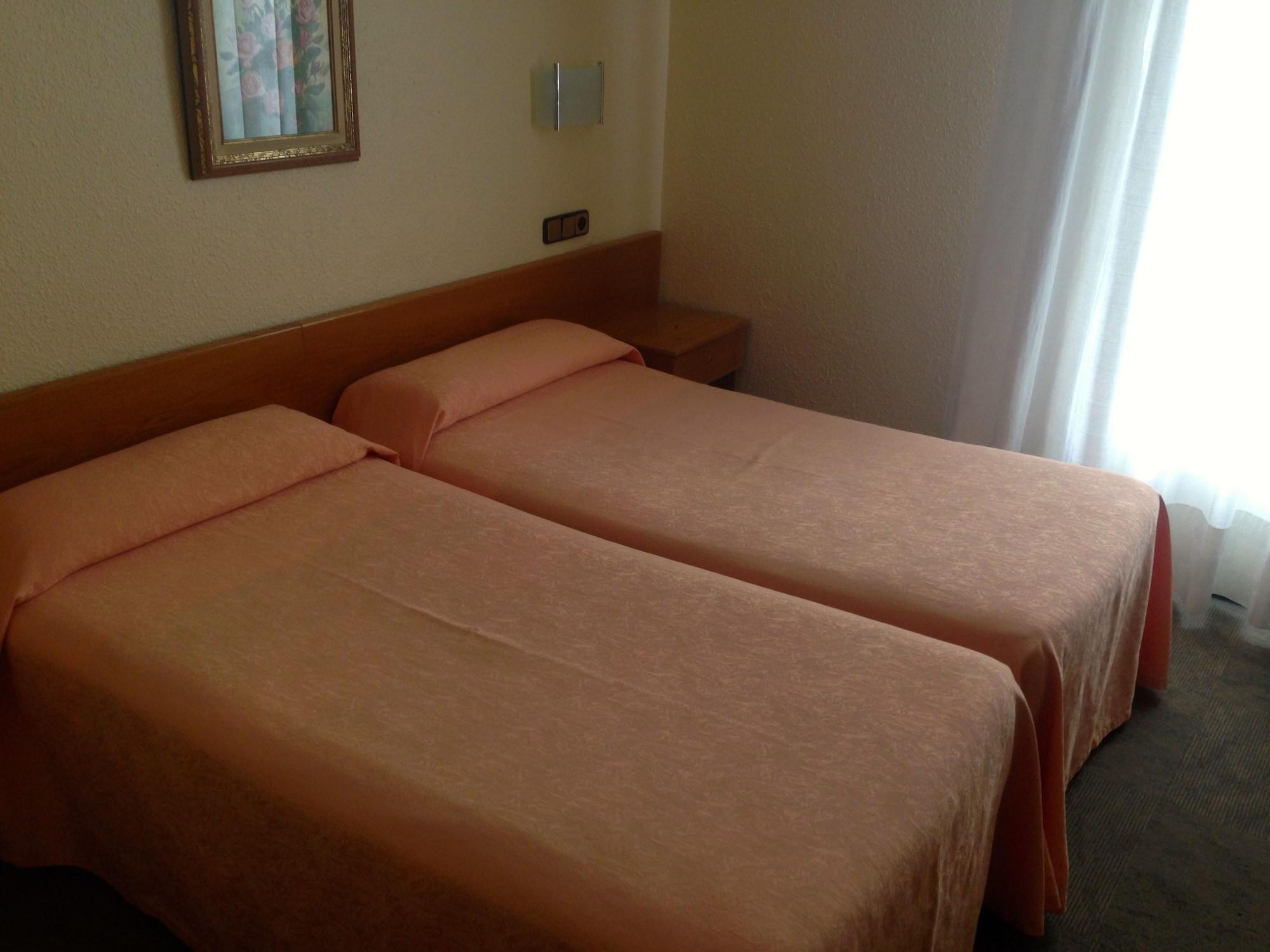 Hotel Pelayo Barcelona Bagian luar foto