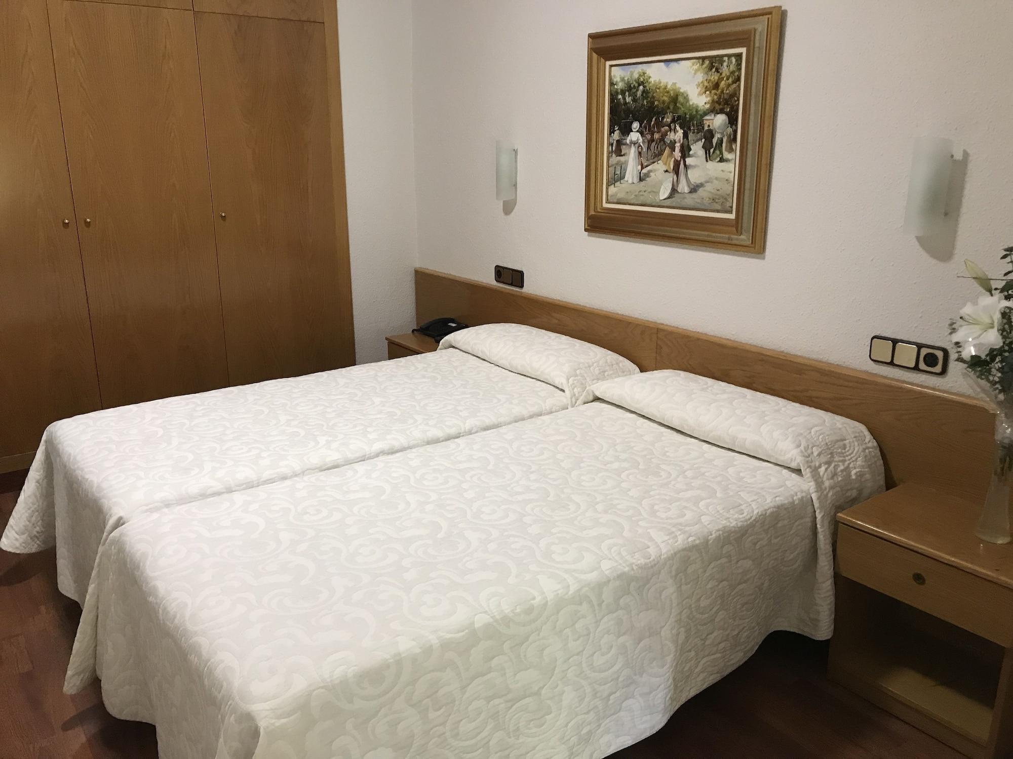 Hotel Pelayo Barcelona Bagian luar foto