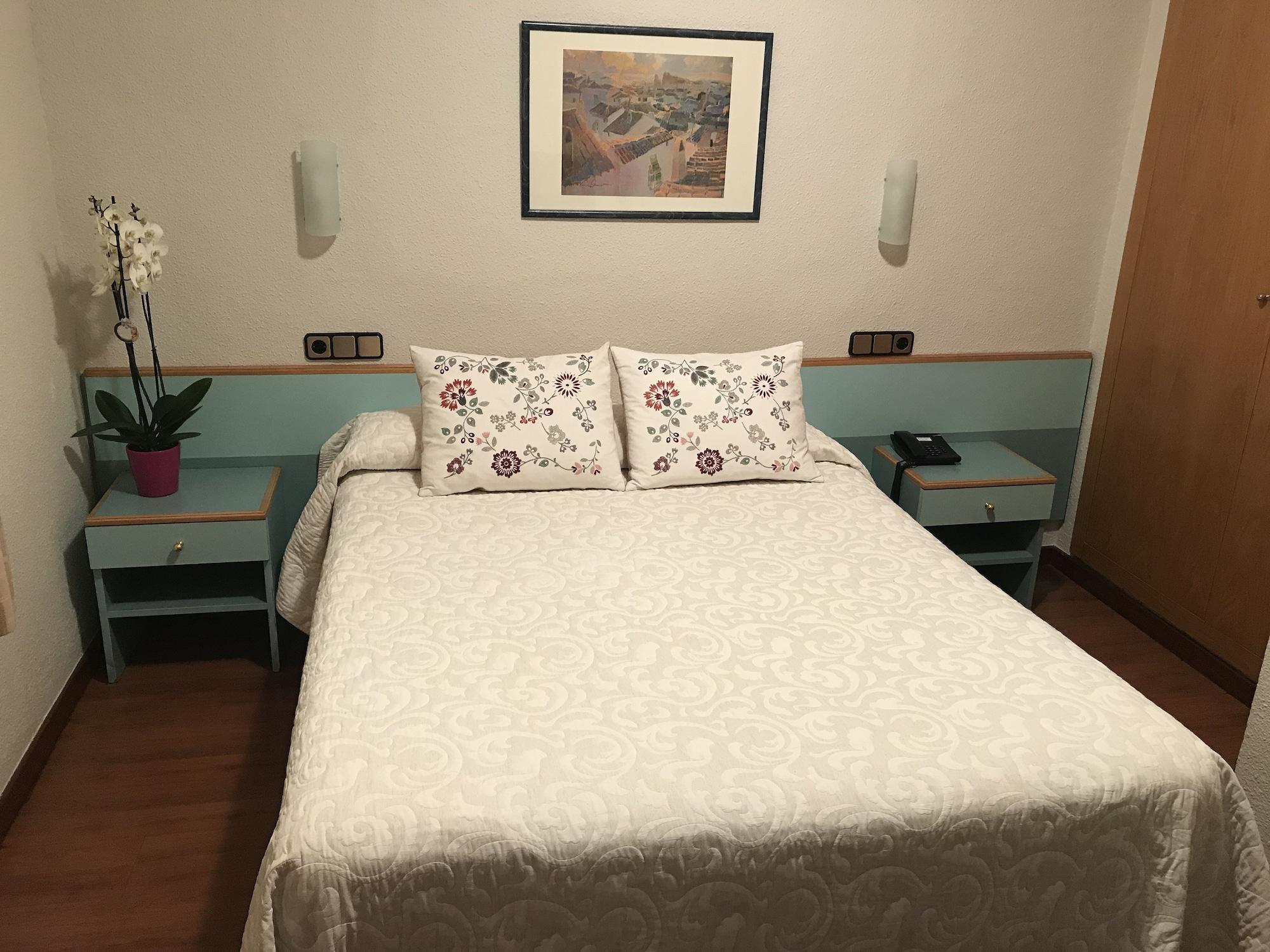 Hotel Pelayo Barcelona Bagian luar foto