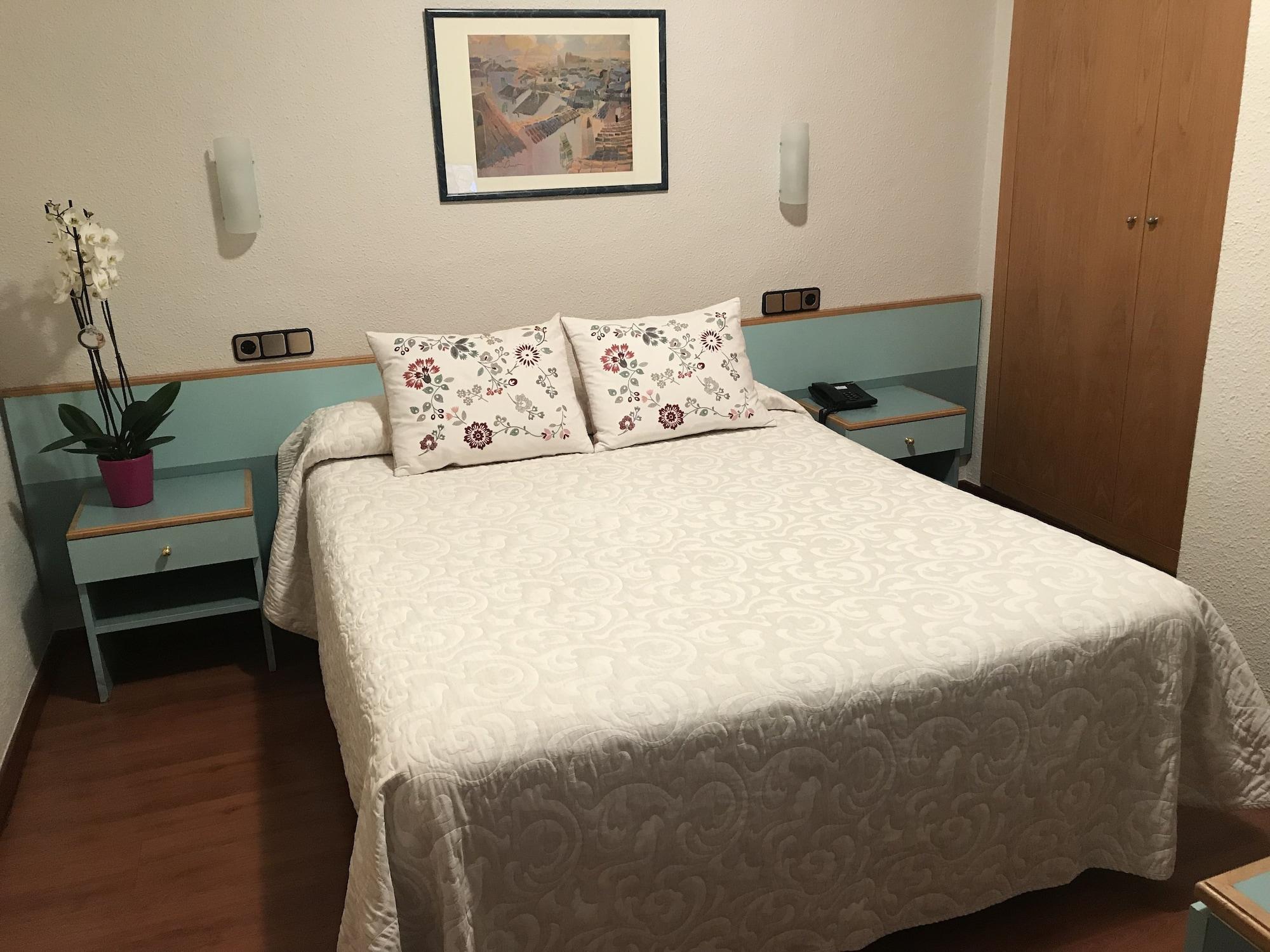 Hotel Pelayo Barcelona Bagian luar foto
