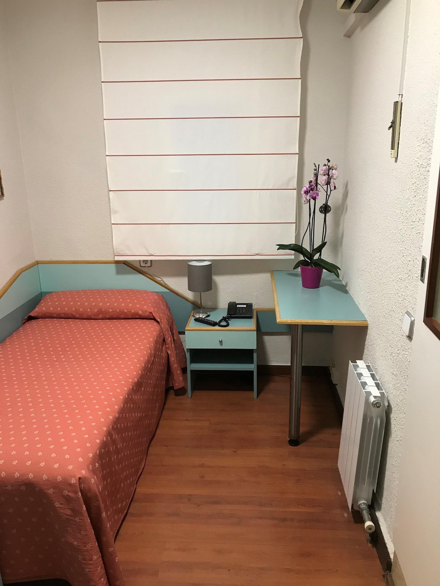 Hotel Pelayo Barcelona Bagian luar foto