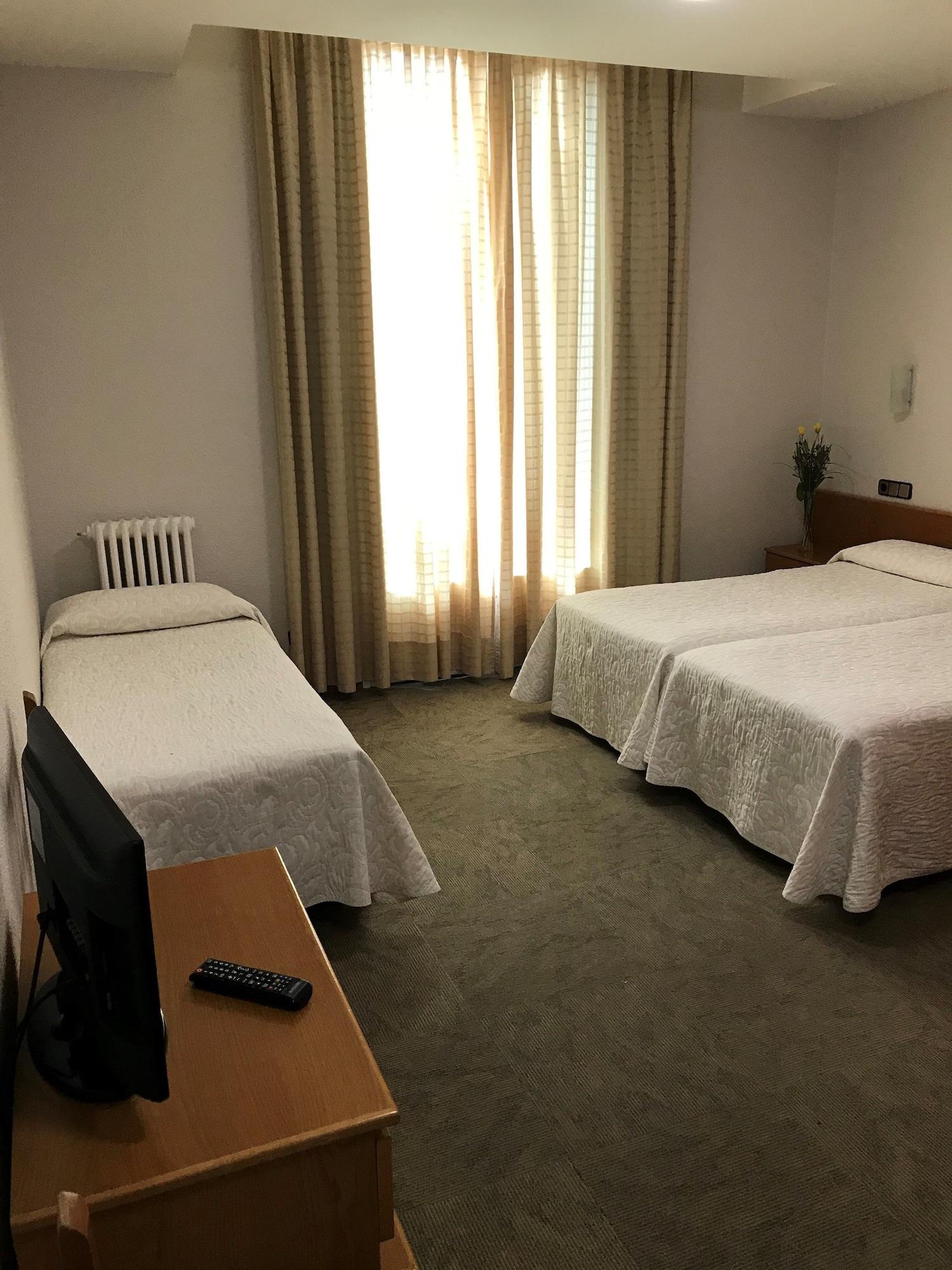 Hotel Pelayo Barcelona Bagian luar foto