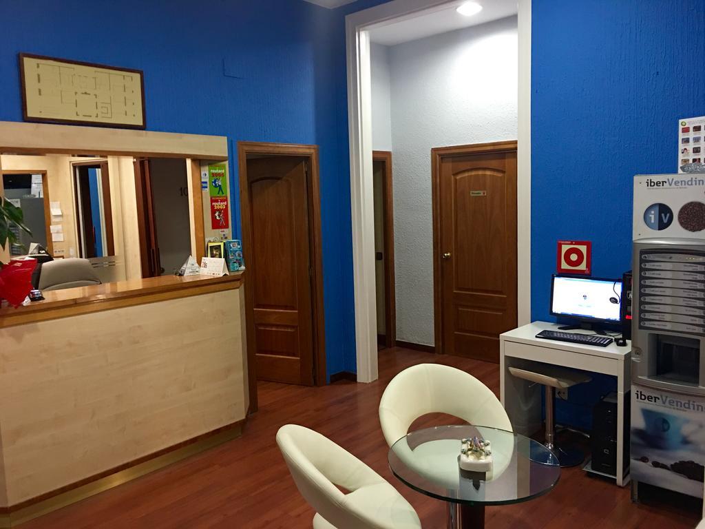 Hotel Pelayo Barcelona Bagian luar foto