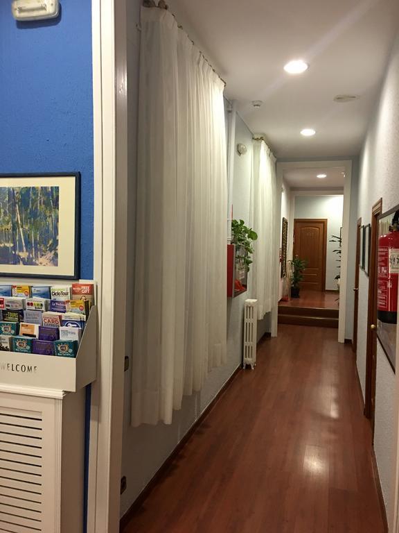 Hotel Pelayo Barcelona Bagian luar foto