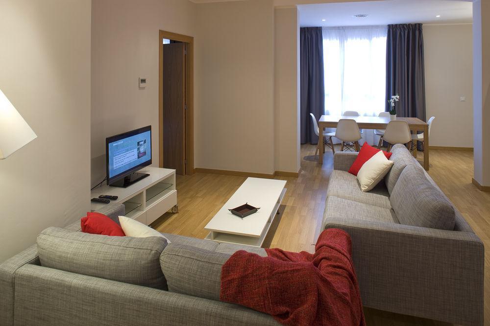 Hotel Pelayo Barcelona Bagian luar foto
