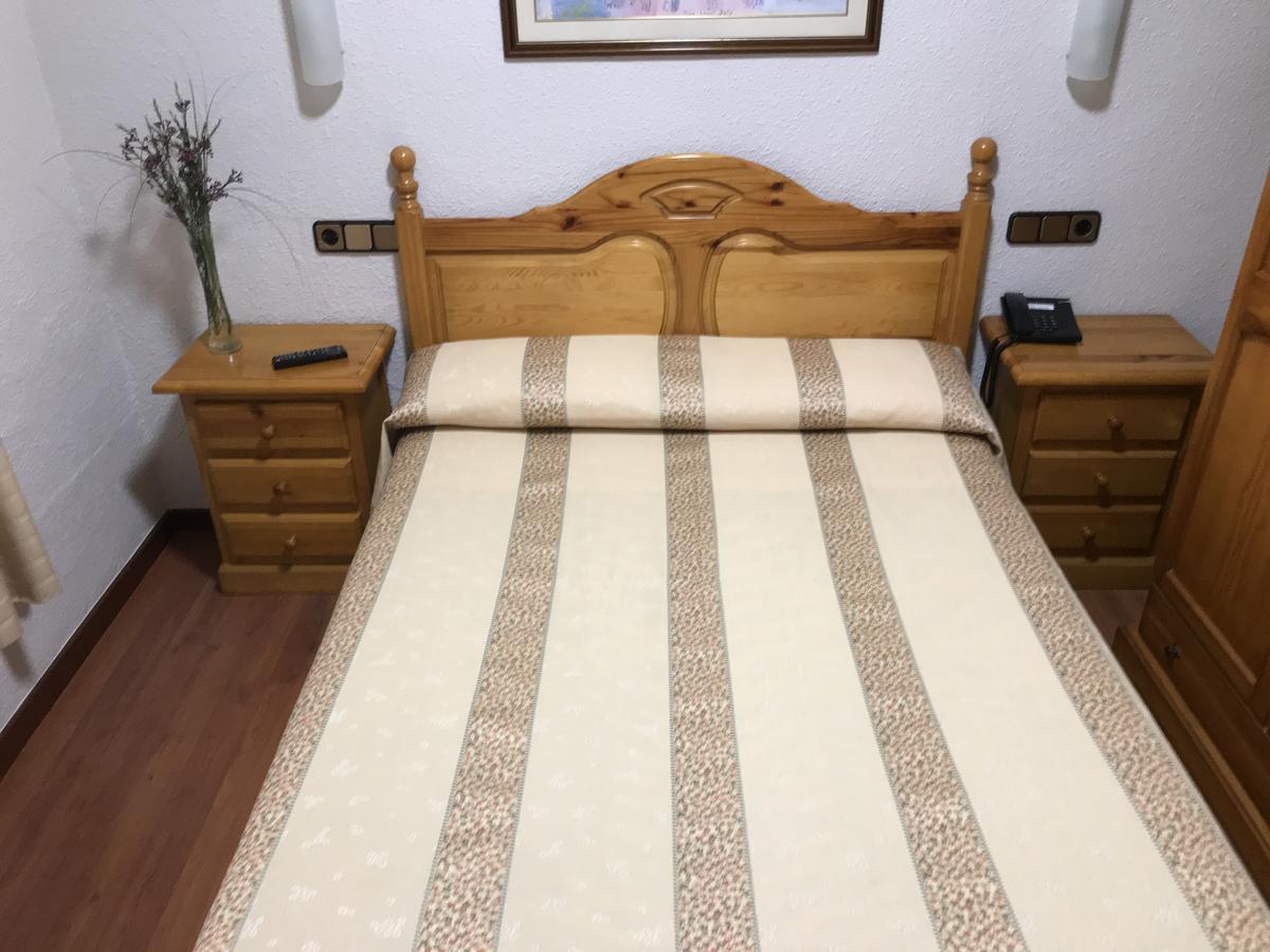 Hotel Pelayo Barcelona Bagian luar foto