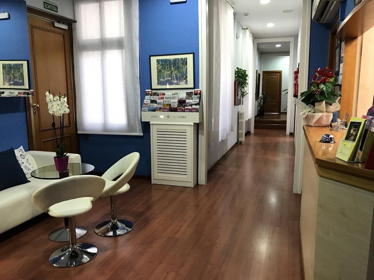 Hotel Pelayo Barcelona Bagian luar foto
