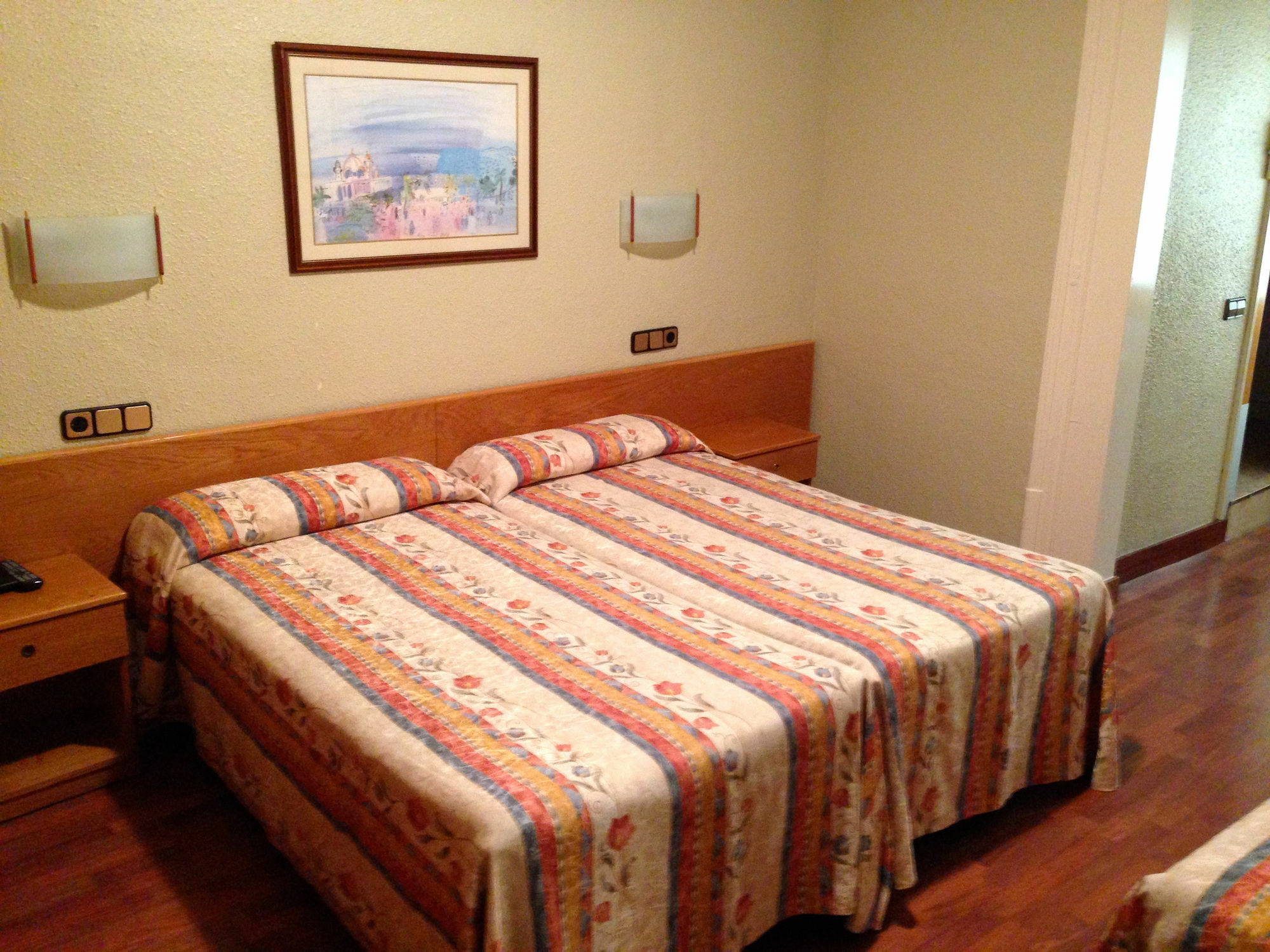 Hotel Pelayo Barcelona Bagian luar foto